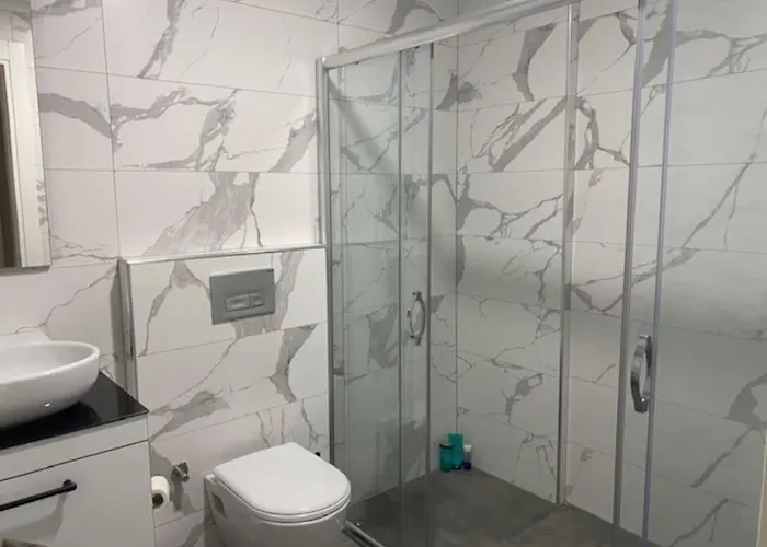 Retro 15 3+1 * ألانيا